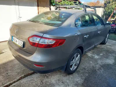Renault Fluence 2011 (miniatűr)