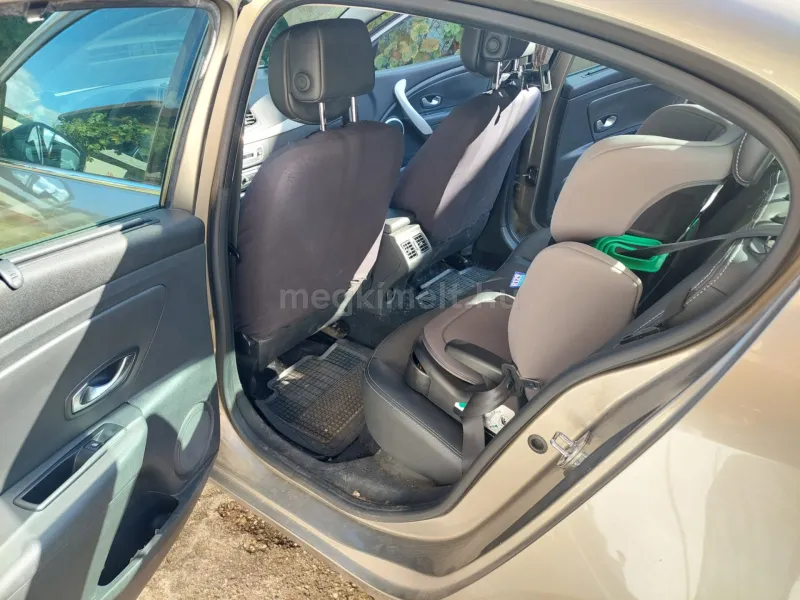 Renault Fluence 2011