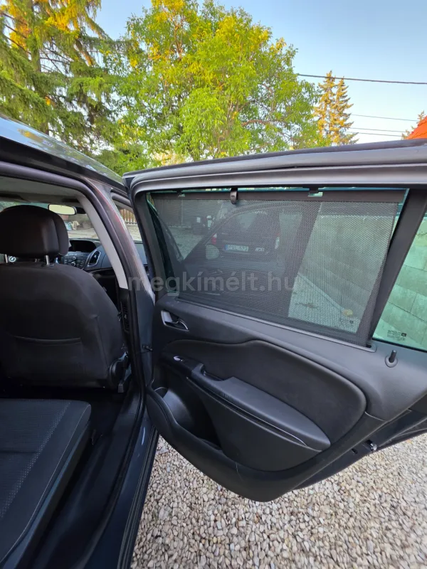Opel Zafira Tourer 2015