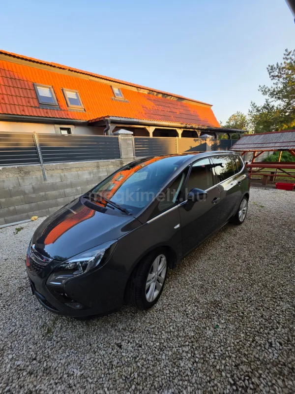 Opel Zafira Tourer 2015