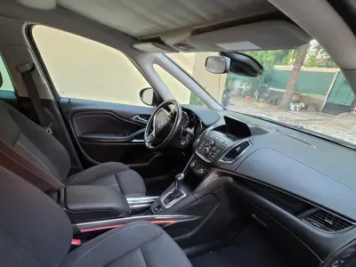 Opel Zafira Tourer 2015 (miniatűr)