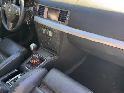 Opel Vectra 2004 (miniatűr)