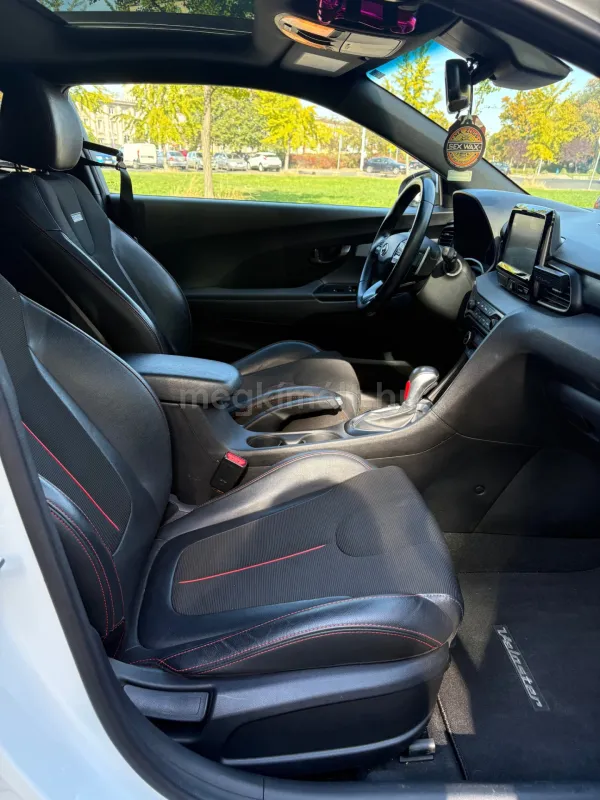 Hyundai Veloster 2020