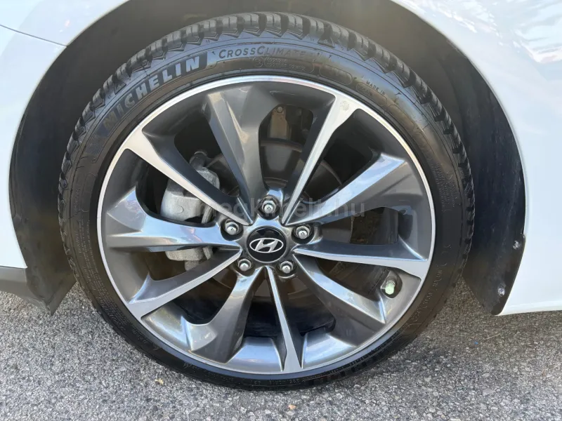 Hyundai Veloster 2020