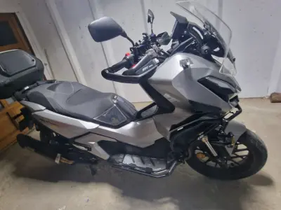 Honda ADV350 2022 (miniatűr)