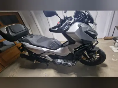 Honda ADV350 2022 (miniatűr)