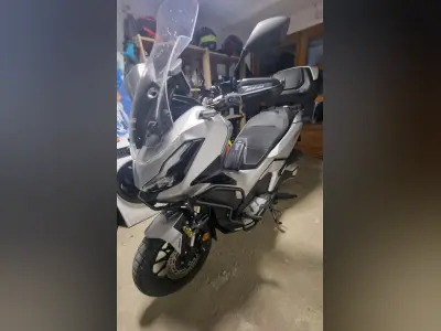 Honda ADV350 2022 (miniatűr)