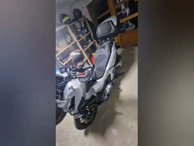 Honda ADV350 2022 (miniatűr)
