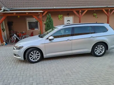 Volkswagen Passat Variant 2018 (miniatűr)