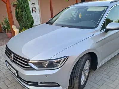 Volkswagen Passat Variant 2018 (miniatűr)