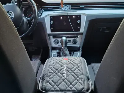 Volkswagen Passat Variant 2018 (miniatűr)