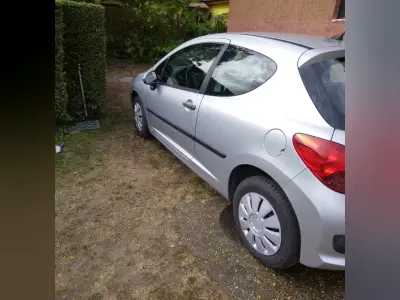 Peugeot 207 2007 (miniatűr)