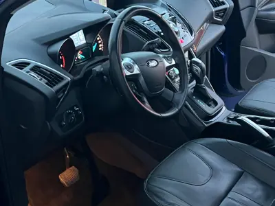 Ford Kuga 2013 (miniatűr)