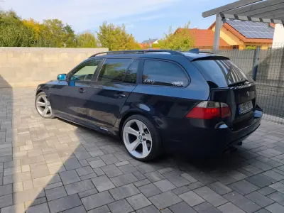 BMW 530 2005 (miniatűr)