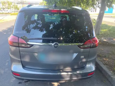 Opel Zafira 2018 (miniatűr)