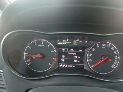 Opel Zafira 2018 (miniatűr)