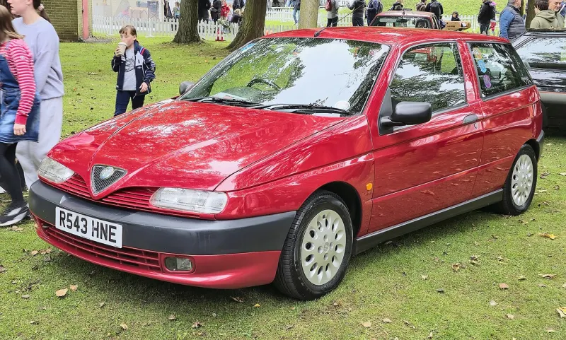 Alfa Romeo 145  (1994–2000)