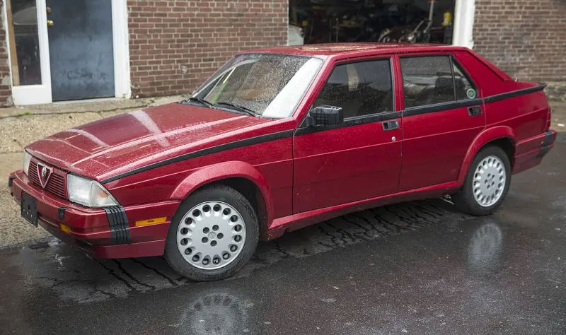 Alfa Romeo 75 Alfa Romeo 75 (1985–1992)