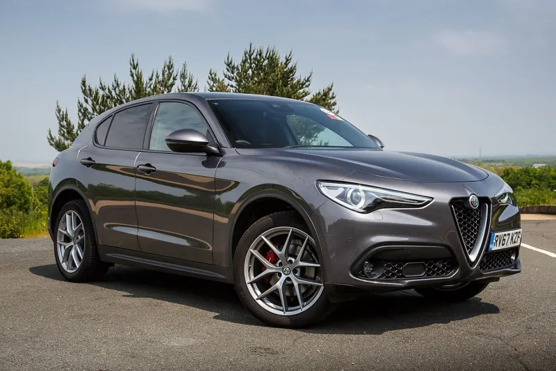 Alfa Romeo Stelvio Alfa Romeo Stelvio (2016 óta)