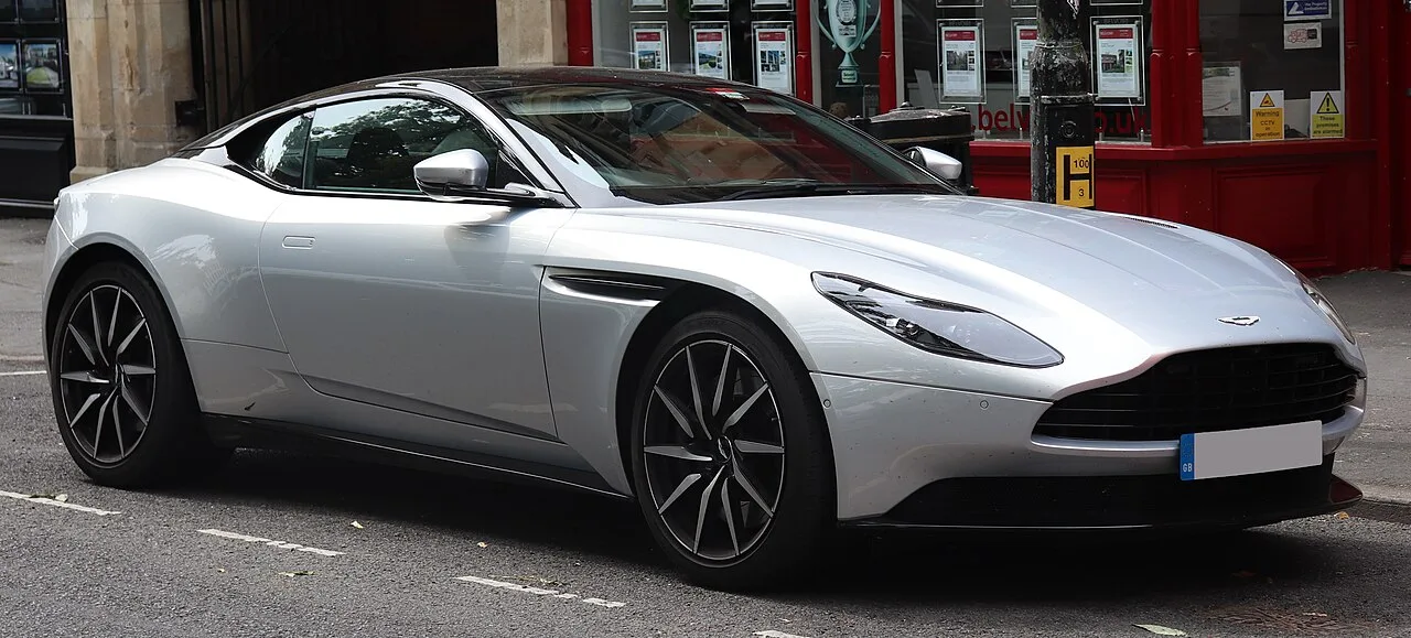 Aston Martin DB11 — Aston Martin DB11 (2016–2023)