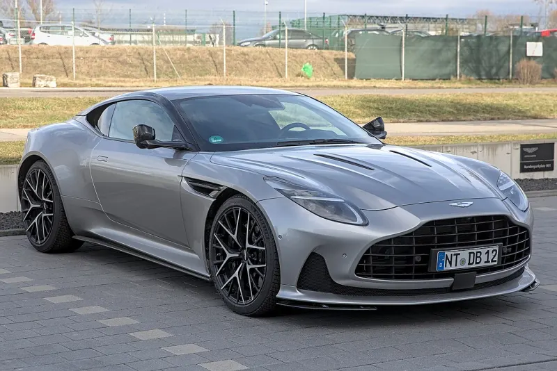 Aston Martin DB12 Aston Martin DB12 (2023 óta)