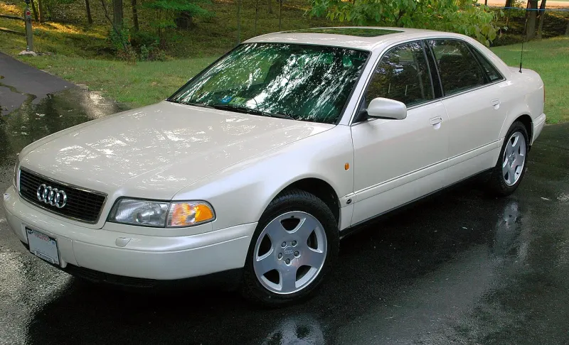 Audi A8 First generation (D2/4D) (1994–2002)