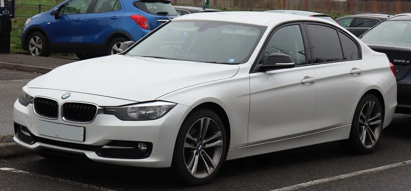 BMW 318 F30 (2011–2018)