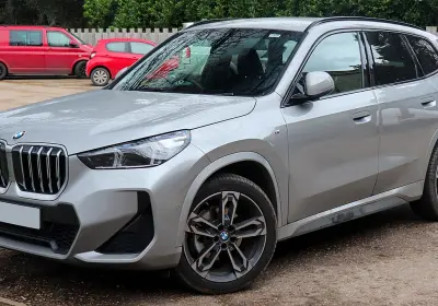 BMW iX1