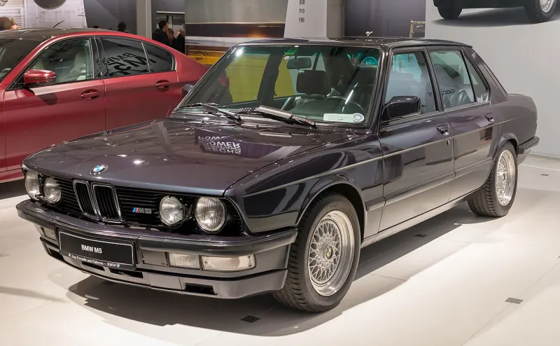 BMW M5 E28 (1984–1988)