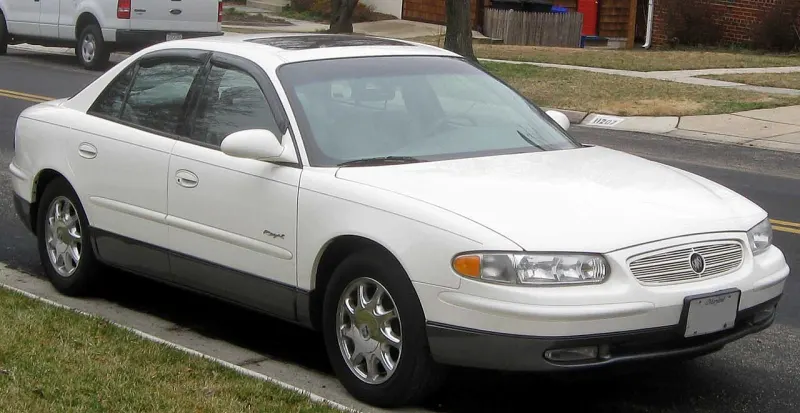 Buick Regal Fourth generation (1996–2004)