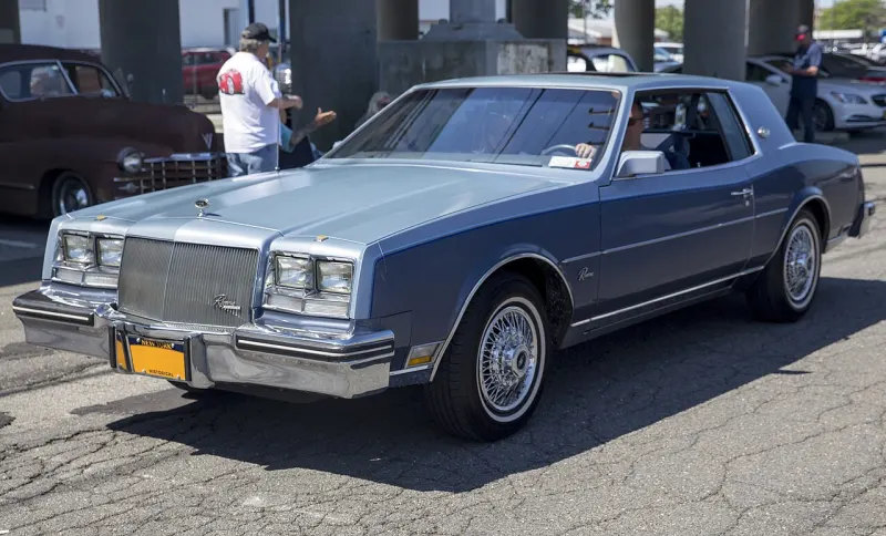 Buick Riviera Sixth generation (1979–1985)