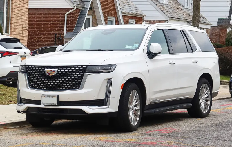 Cadillac Escalade GMT1UL (2020 óta)