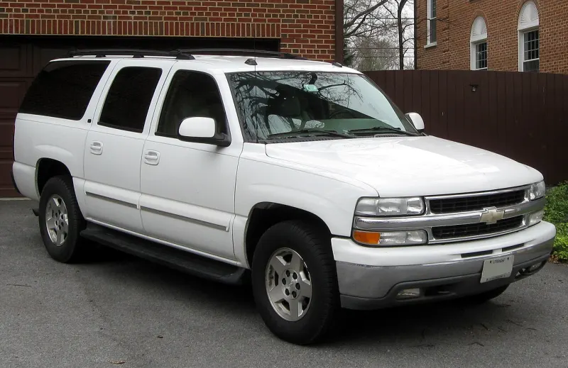 Chevrolet Suburban GMT830 (1999–2006)