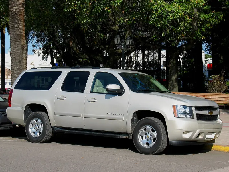 Chevrolet Suburban GMT900 (2006–2013)