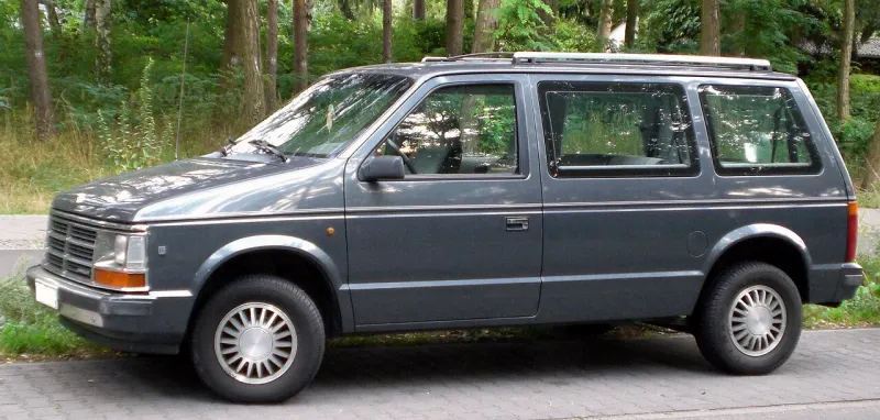 Chrysler Voyager First generation (1988–1990)