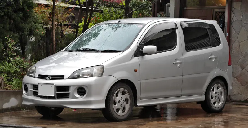 Daihatsu YRV M200 (2000–2005)