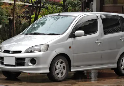 Daihatsu YRV