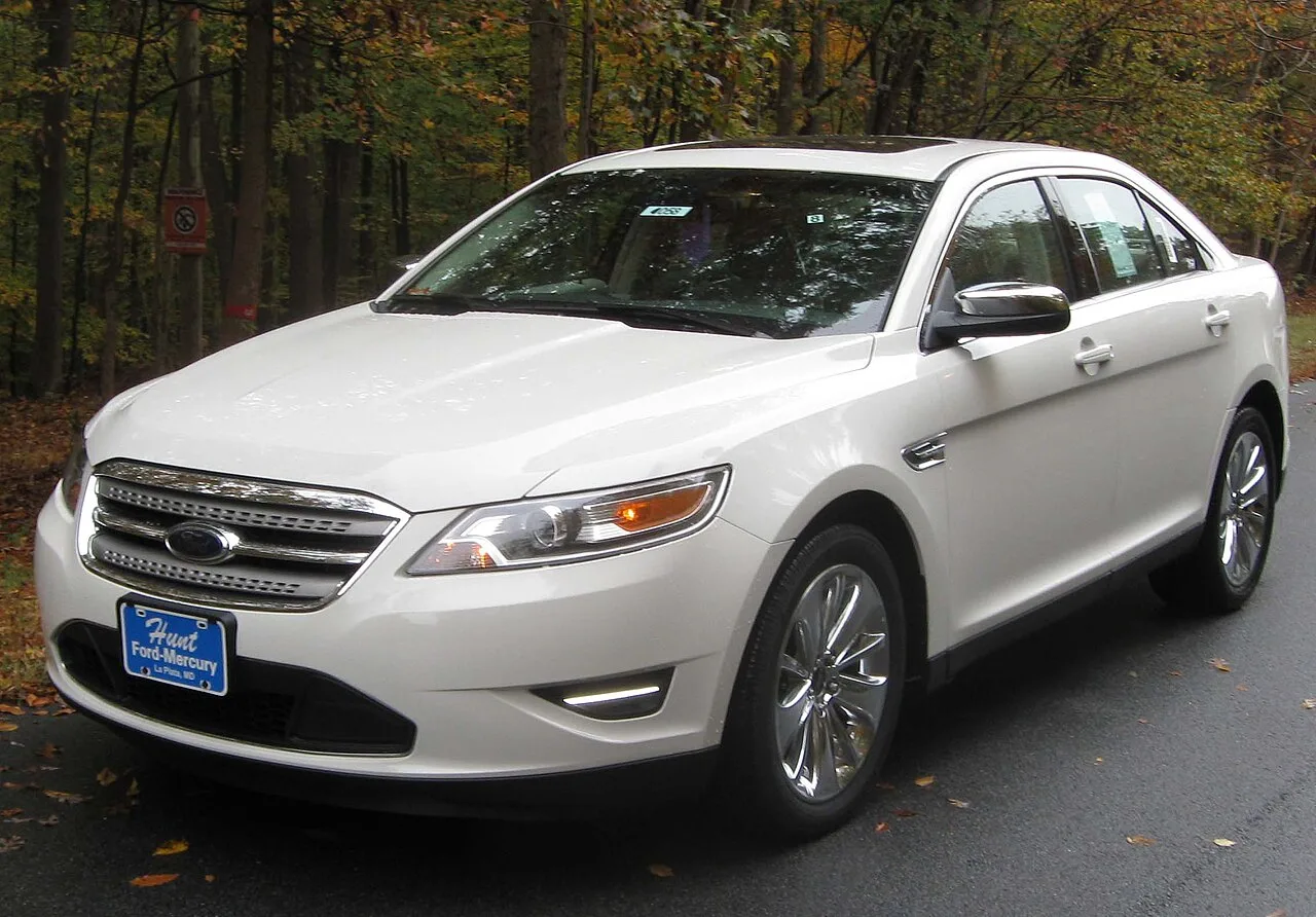 Ford Taurus (1985–2006)