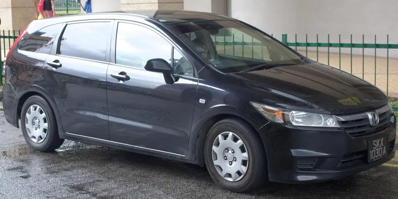 Honda Stream Second generation (2006–2014)