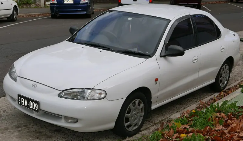 Hyundai Elantra Second generation (1995–2000)