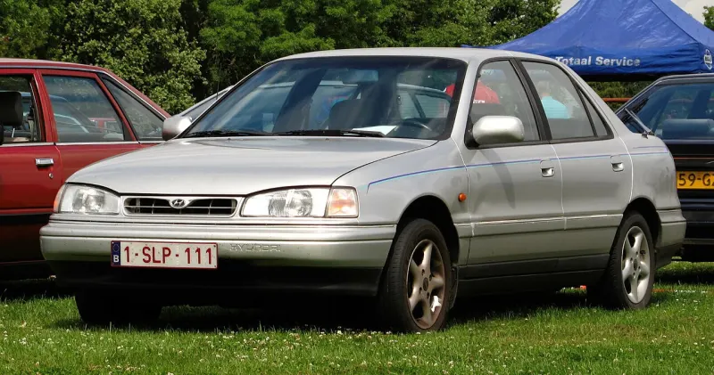 Hyundai Lantra First generation (1990–1995)