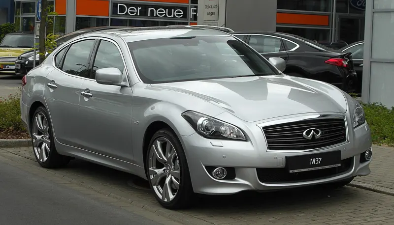 Infiniti M35 / Q70 (2009–2019)