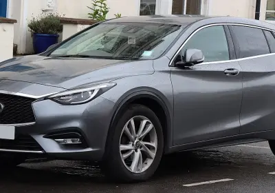 Infiniti Q30