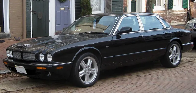 Jaguar XJ8 Jaguar XJ (X308) (1997–2002)