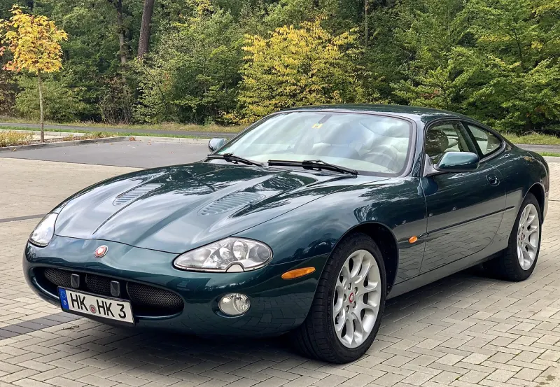 Jaguar XKR 8 Jaguar XKR (1996–2005)