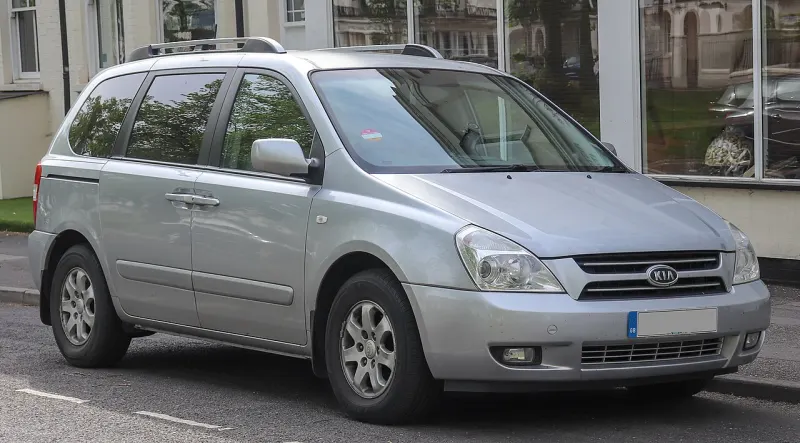 Kia Carnival Second generation (2004–2014)