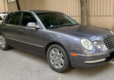 Kia Opirus
