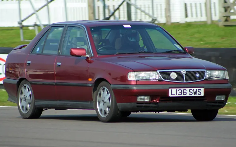 Lancia Dedra Lancia Dedra (1989–1999)