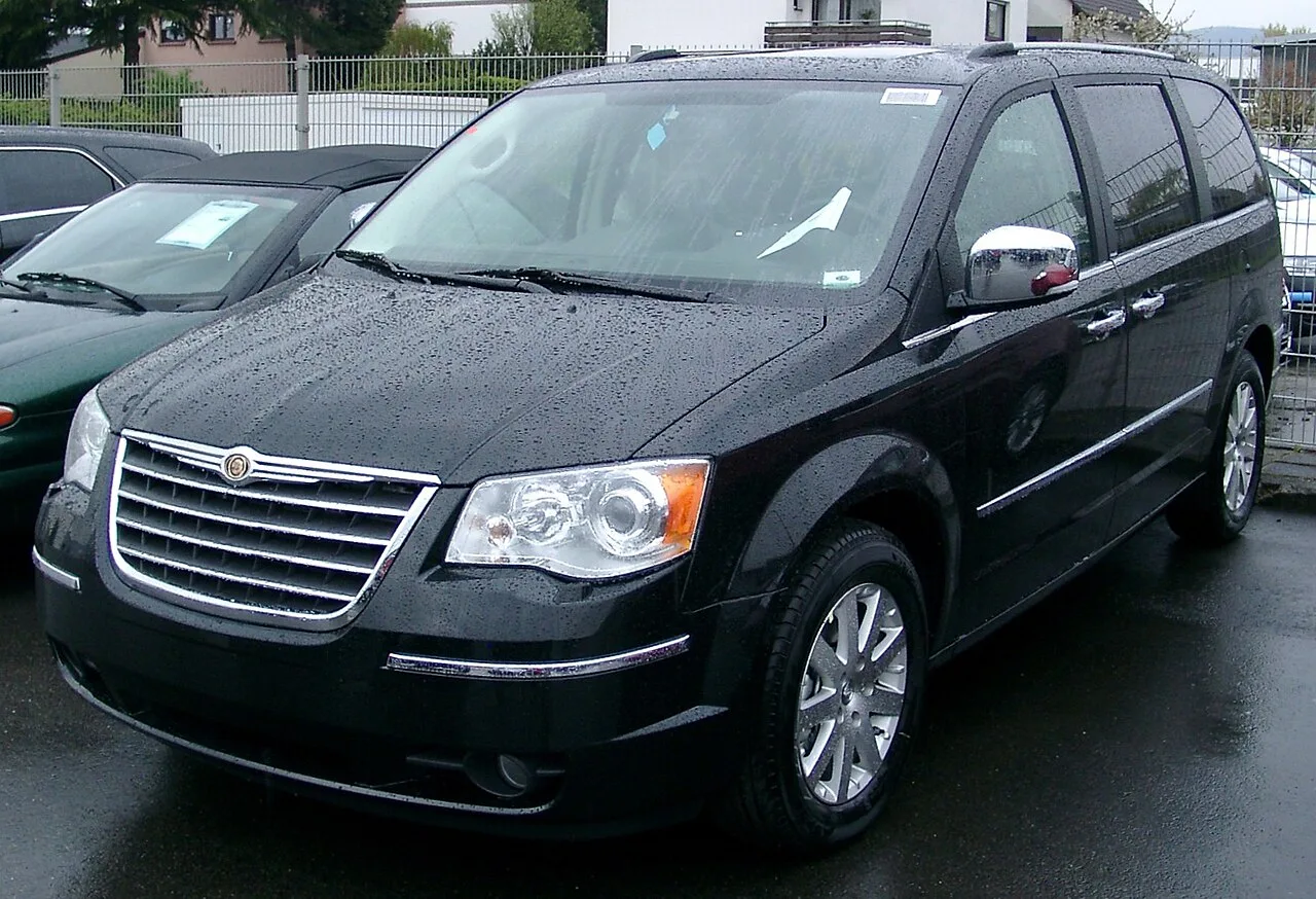 Lancia Voyager (1988–2016)