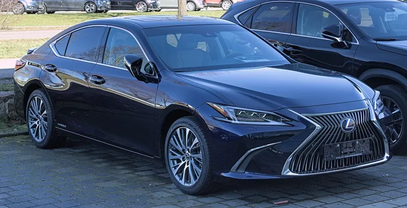 Lexus ES 300 Seventh generation (2018–2025)